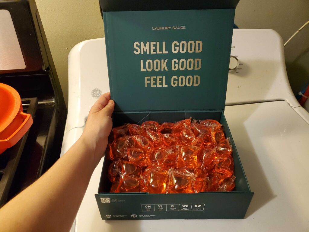 photo of opened box of Laundry Sauce Oregon Mint pods