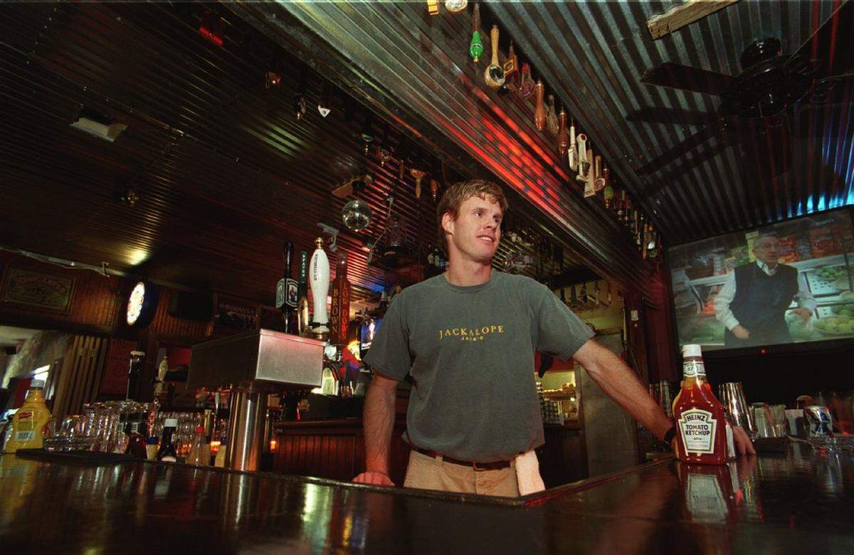 12/03/02 John Cates a manager at Jackalope Jack's resturant in Charlotte, NC has been working with the resturant for three and a half years. NATHAN WEBER_STAFF