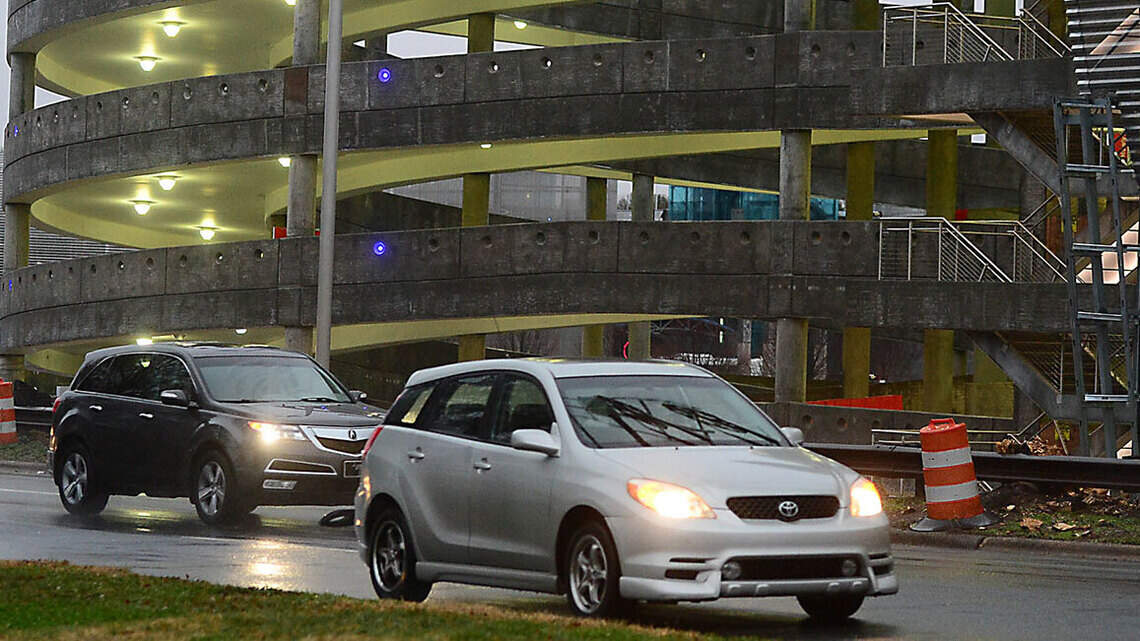 Charlotte Douglas airport changes parking policies, cutting down on free time