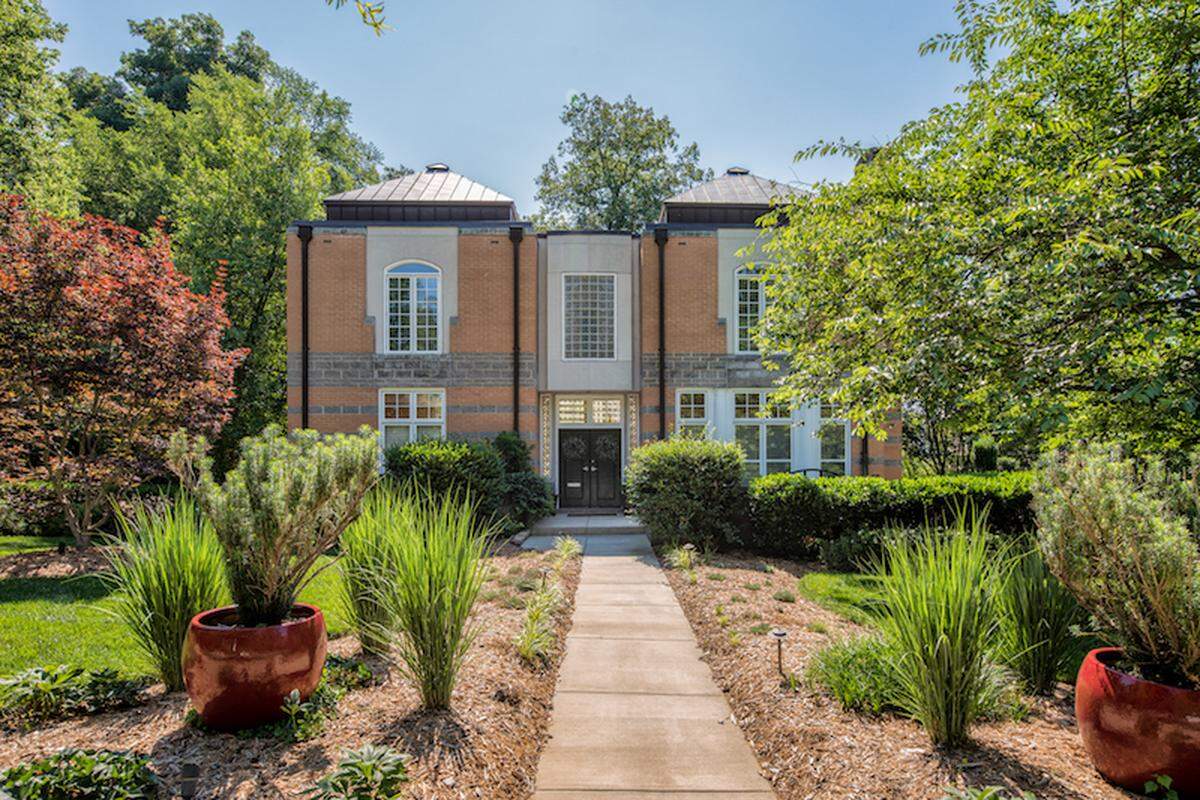 1239 Belgrave Pl.