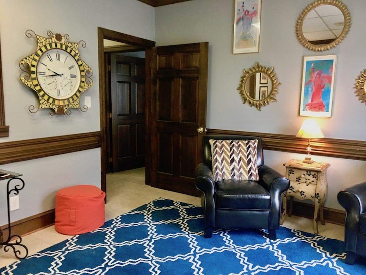 Reception room.