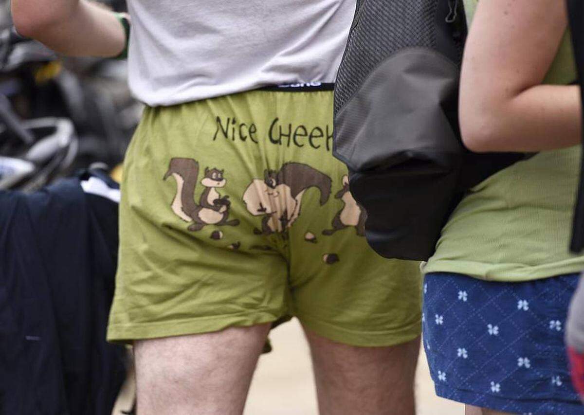Brad Gerling wore a pair of boxer shorts sporting some squirrels and the words "Nice Cheeks" as he took part in the ride.