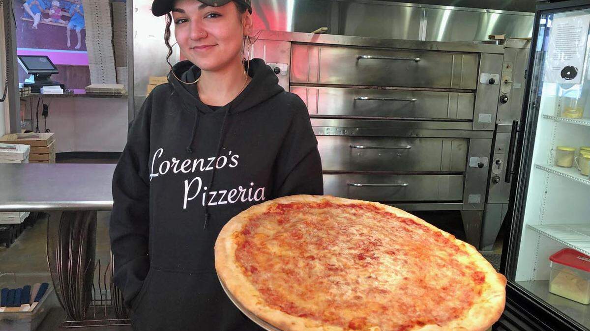 Photo by Sara Kendall<br/>Lorenzo's Pizzeria