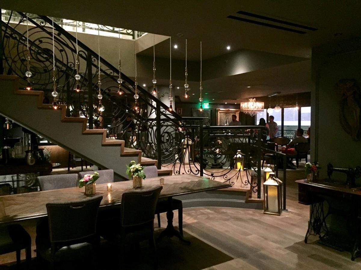 Sophia's Lounge
