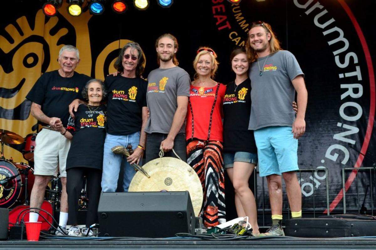 Harry, Marilyn, Scott, Toby and Carola Swimmer, Grace Lotrecchiano and Mason Swimmer