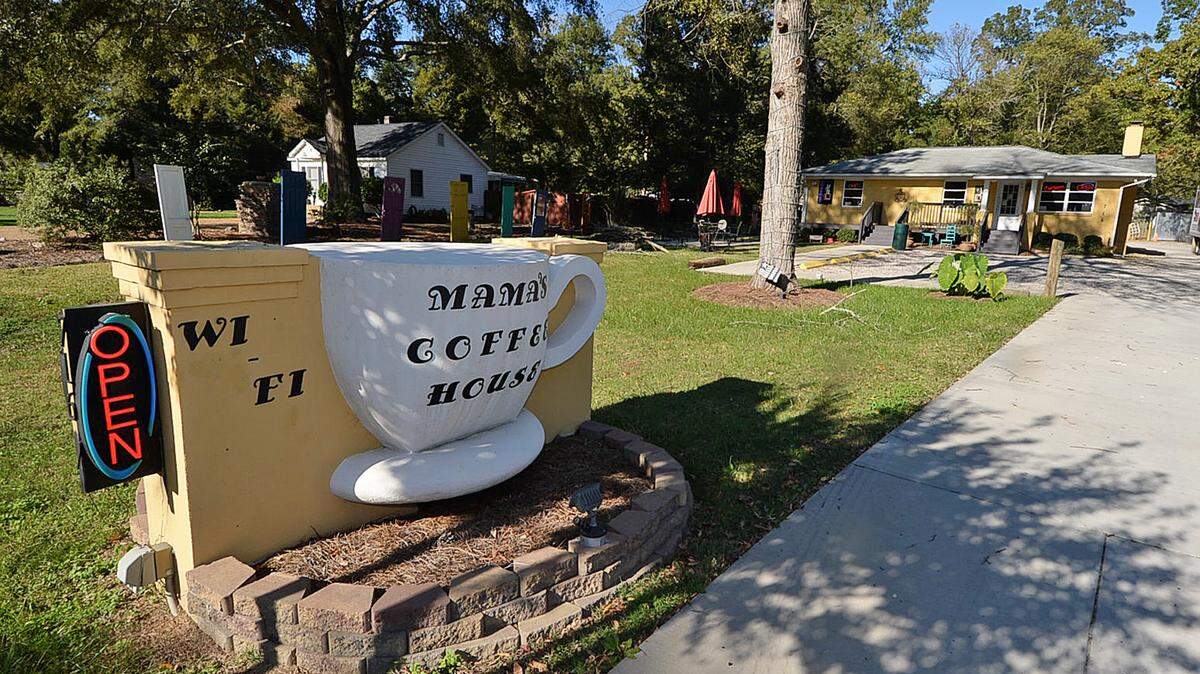 Exterior of Mama's Coffee House (building at back right). Owner Ellie Zarza and her husband moved from Venezuela 21 years ago and after helping him with his business, she decided she wanted to start something of her own. Her name is Ellie Zarza but customers call her momma, and the nickname suits her. For a local coffee house round up. Starbucks is convenient, but they are all the same. Charlotte has a lot of unique and local coffee houses. Among them; FaBo Dilworth Coffee Summit Coffee Rush Espresso Smelly Cat Mama's Coffee House Rocky River Coffee Crown Station