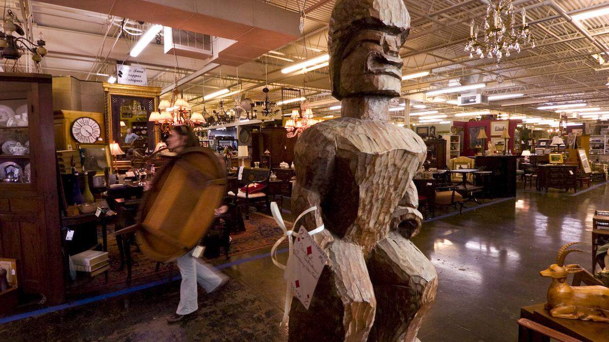 Sleepy Poet Antique Mall opened more than 20 year ago as a consignment shop. It has set up shop in three South Boulevard area locations through the years, including at 4450 South Blvd., in this 2008 file photo. It now is moving to a fourth site.