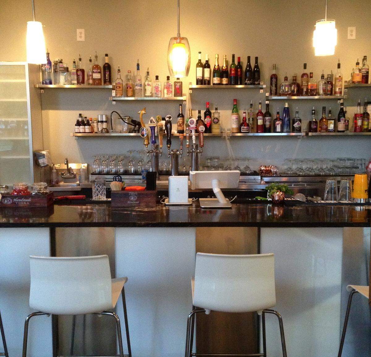 Bar at Kanvas Gallery