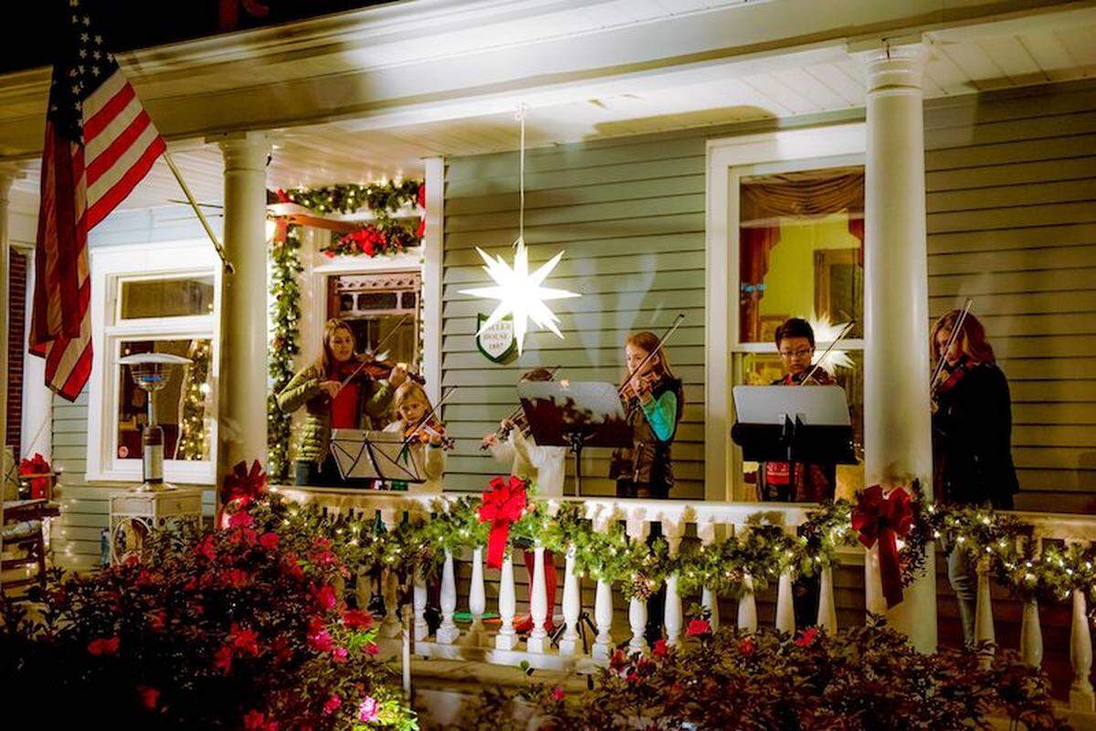 Seasonal live music
