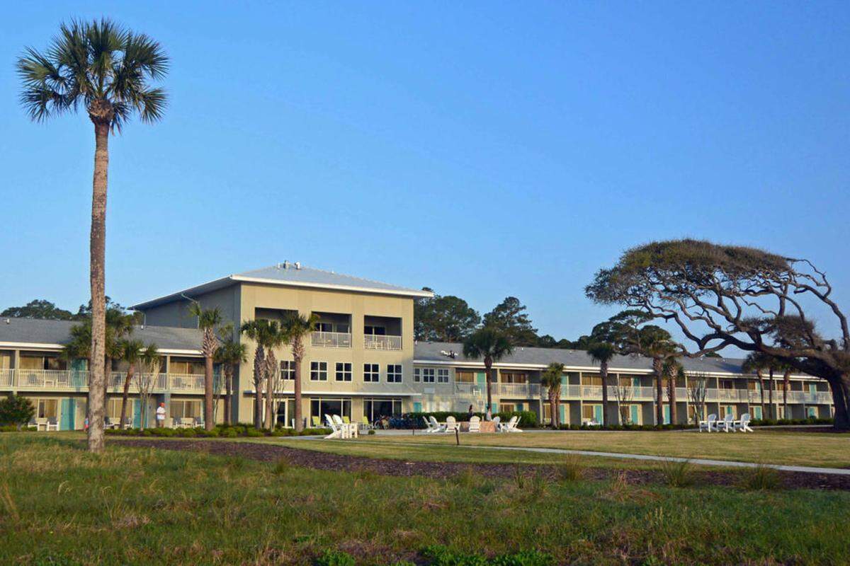 Holiday Inn Resort. Photo by Sara Kendall