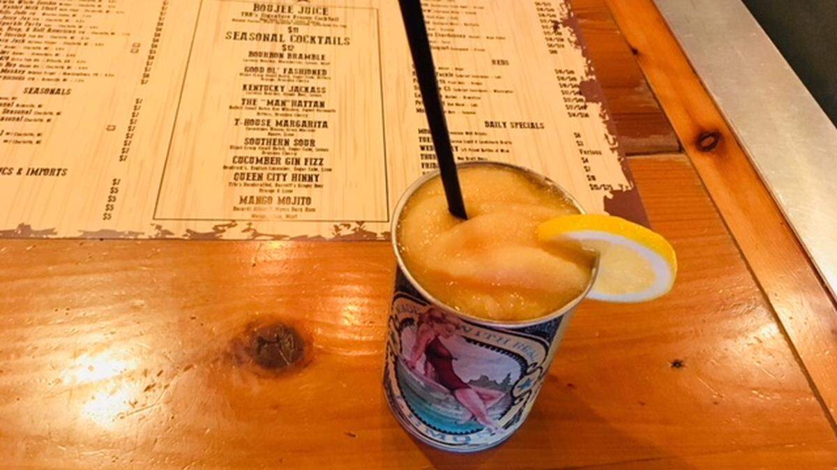 Boujee Juice signature cocktail at Treehouse Bourbon & BBQ. Photo by Katie Toussaint