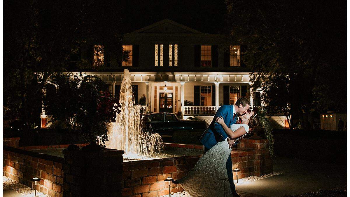 Julie Levans and Colin Campbell were married on October 15, 2016. Photography by Amore Vita Photography.