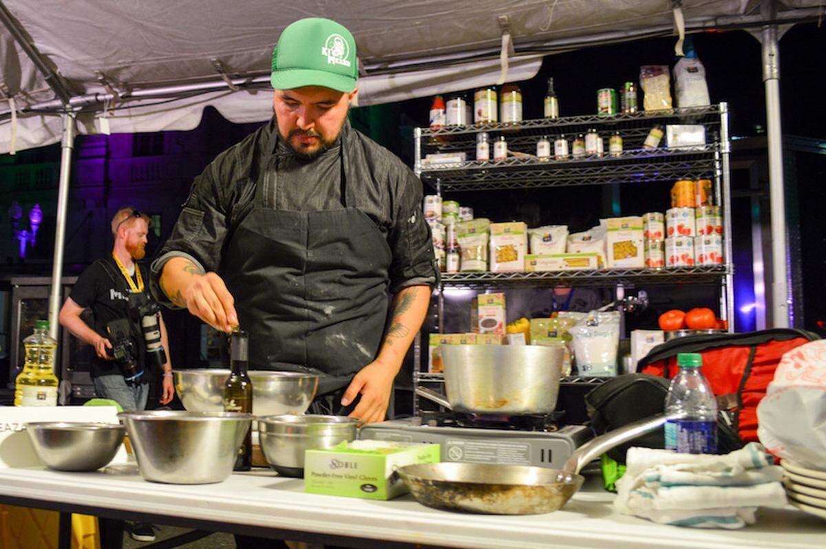 Battle for the Golden Fork at the LA Prize Festival. Photo by Bryan Richards