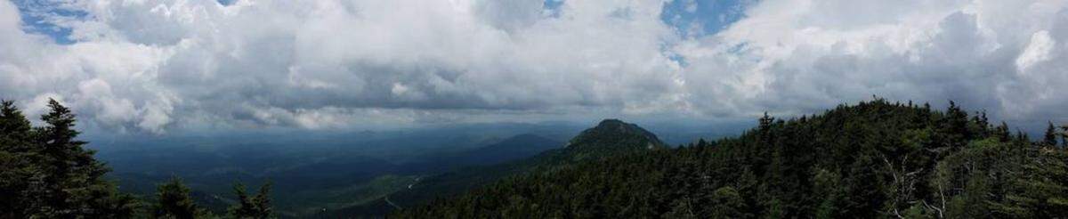 The panoramic view stretching for miles from Calloway Peak. Photo by Ely Portillo