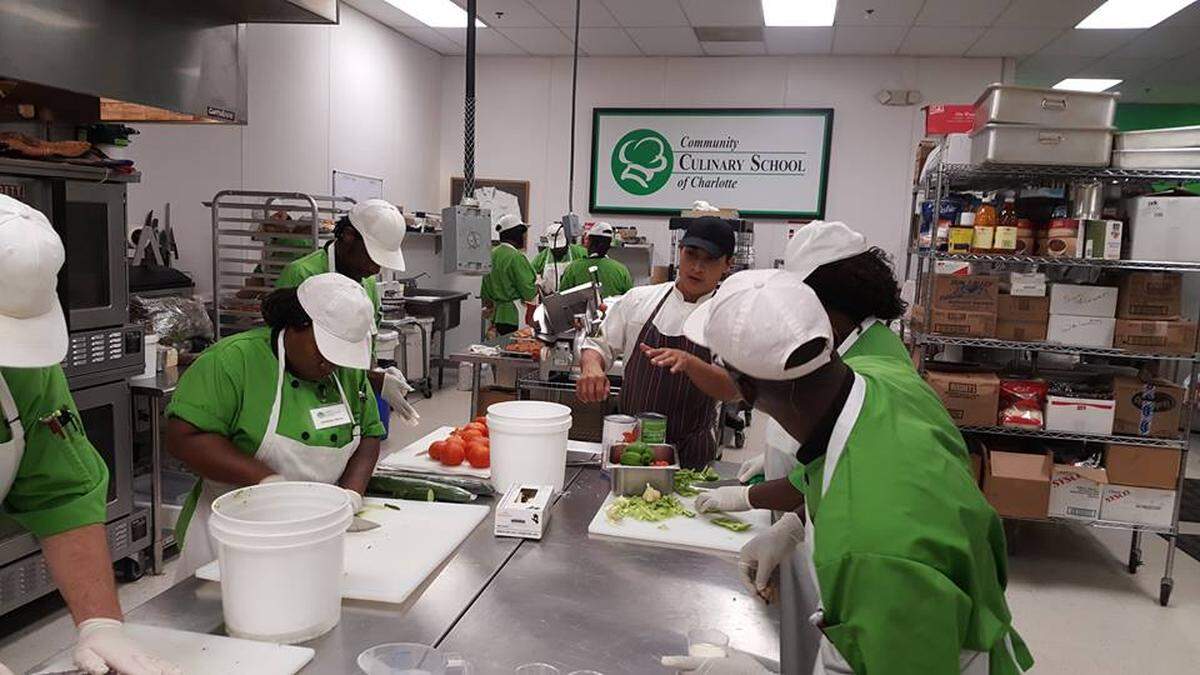 Chef Geoff reviews knife skills while making Gazpacho