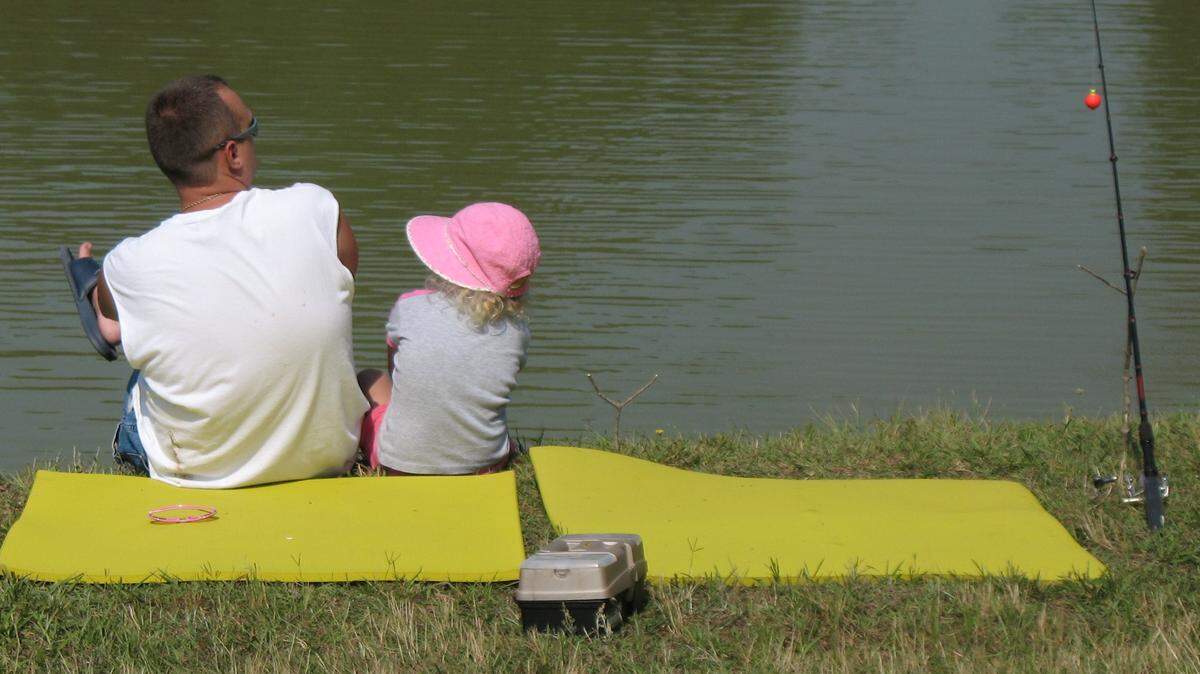 Newton Parks &amp; Recreation's Take a Kid Fishing Day at Drum?s Fish Lake was held June 14, Father's Day, which made it even more of a family day.