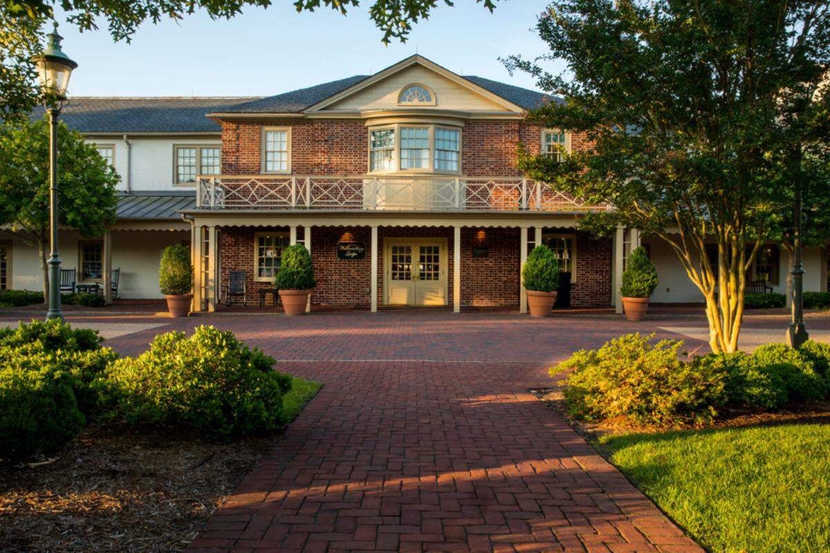 Courtesy of Visit Williamsburg<br>Williamsburg Lodge