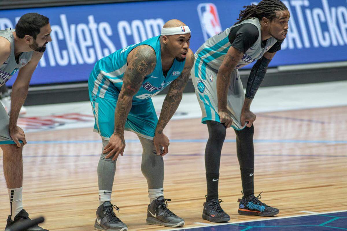 Photo by Alex Cason Photography<br/>Steve Smith, center, and Quavo at the All-Star Celebrity Game