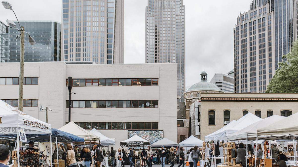 Photo by Sarah Slusarick<br>The Uptown Flea Market