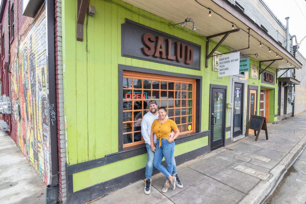 Jason and Dairelyn Glunt of Salud