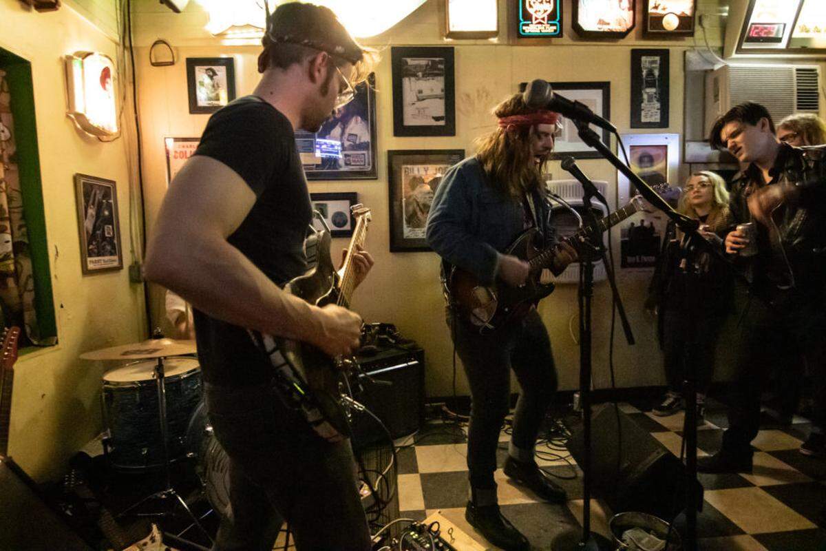 Alex Cason Photography <br/>Paint Fumes at the Thirsty Beaver