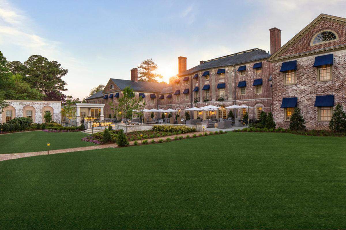Courtesy of Visit Williamsburg<br>The Williamsburg Inn.