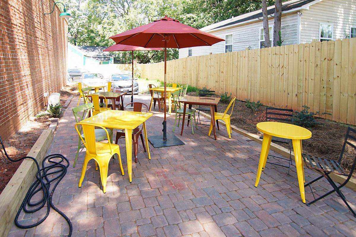 Siggy’s Good Food patio in Charlotte.