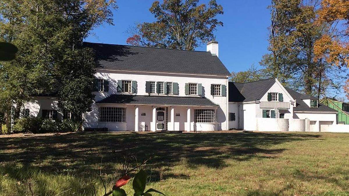 Courtesy of the Charlotte-Mecklenburg Historic Landmarks Commission<br/>Prominent architect Martin E. Boyer designed the colonial revival-style home for the Barnhardts, an elite manufacturing family in Charlotte.