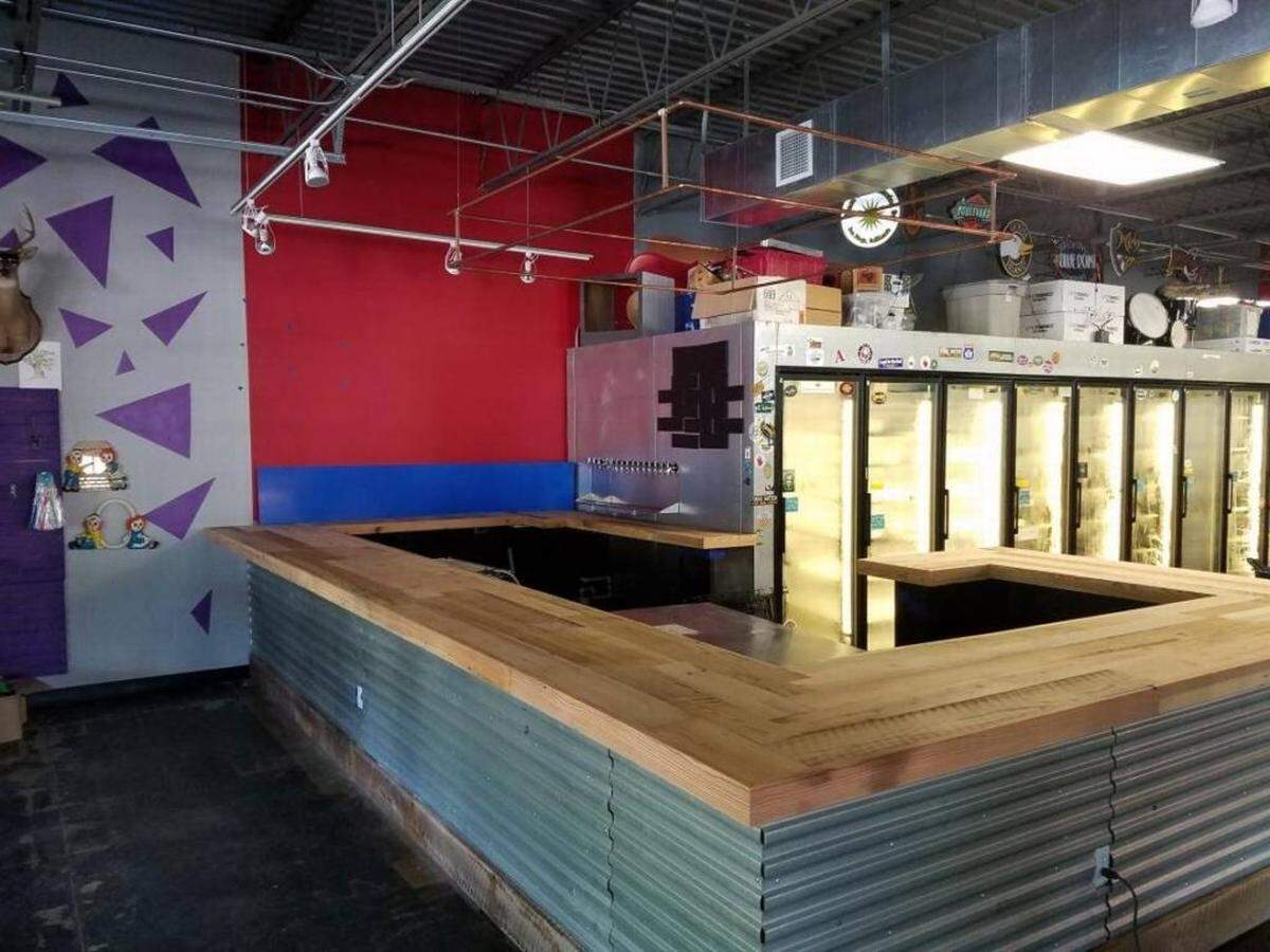 The bar inside the OakWold location.