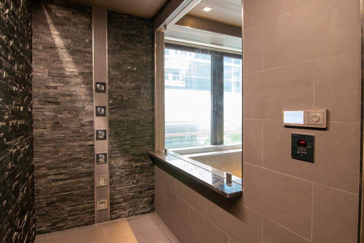Alex Cason Photography<br/>139 S. Tryon Street unit 4A/5A