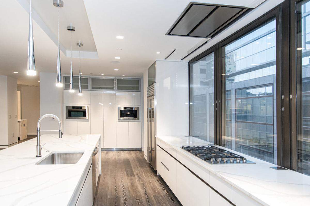 Alex Cason Photography<br/>139 S. Tryon Street unit 4A/5A