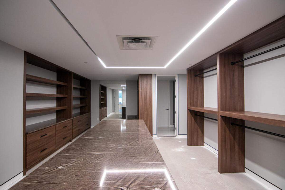 Alex Cason Photography<br/>139 S. Tryon Street unit 4A/5A