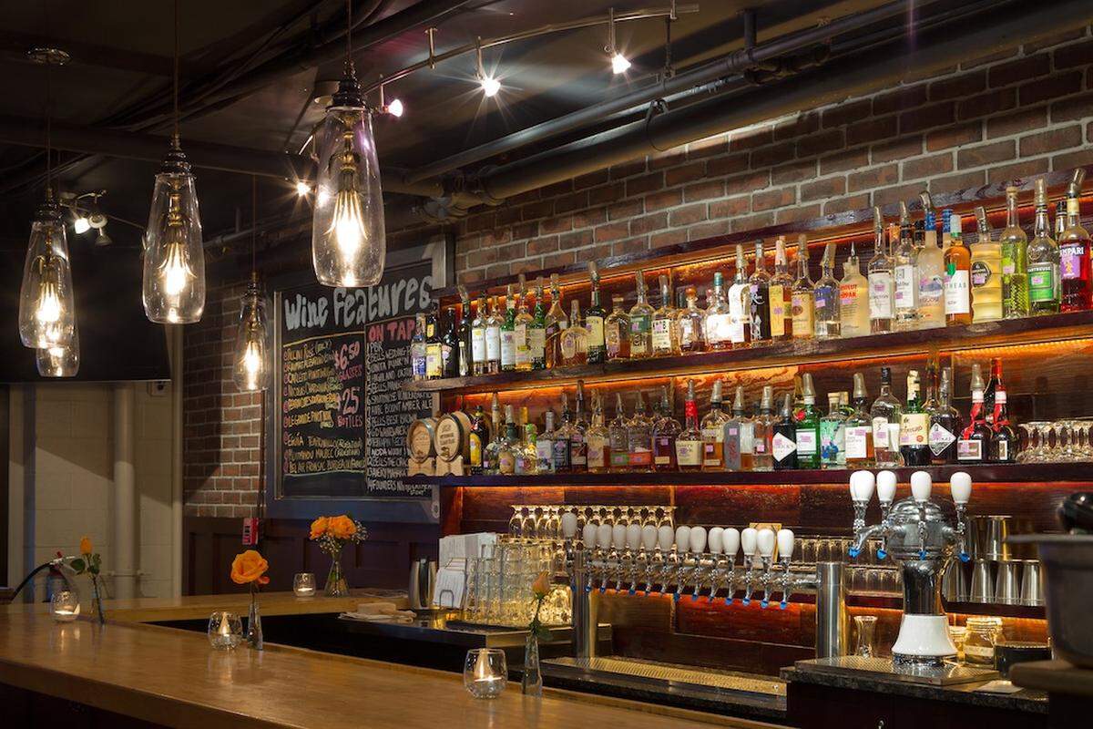 Crepe Cellar bar