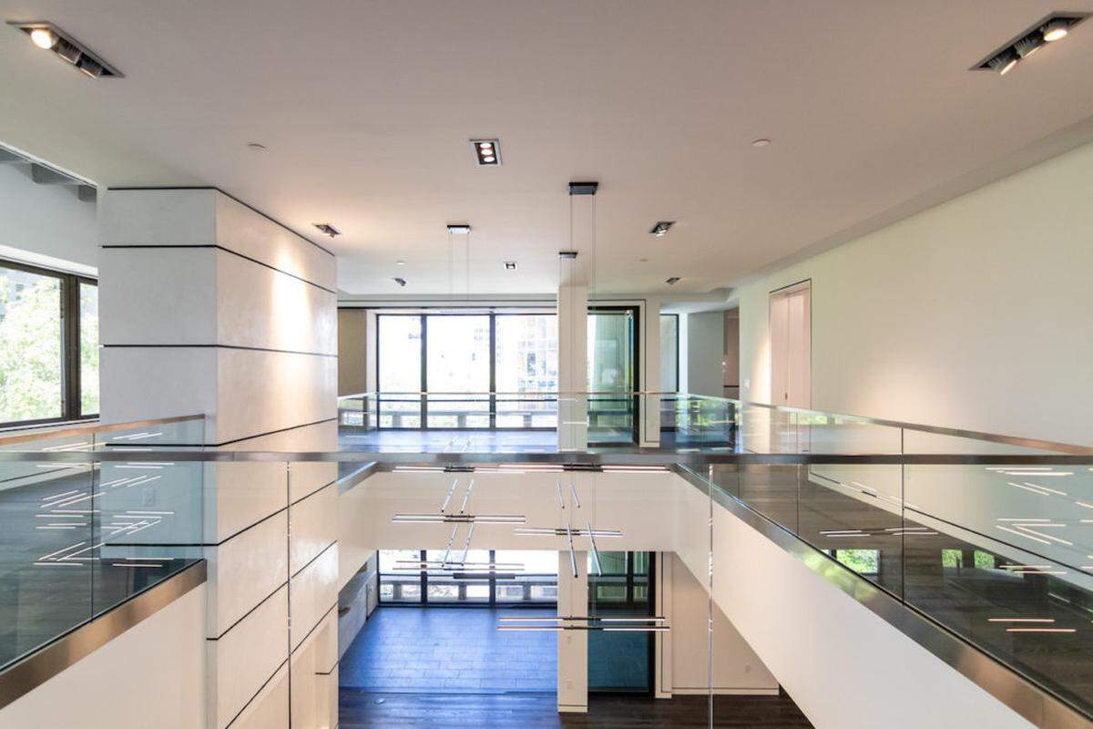 Alex Cason Photography<br/>Mezzanine