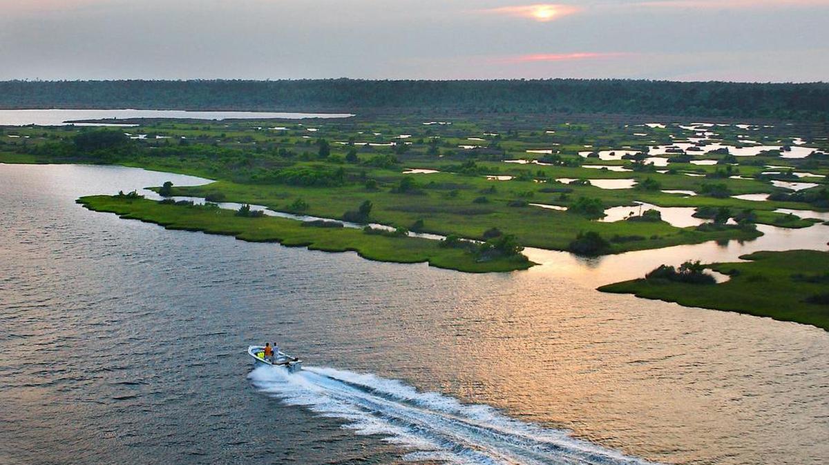 Where are you headed for dinner at the beach? We’ve got breakfast and lunch, too.