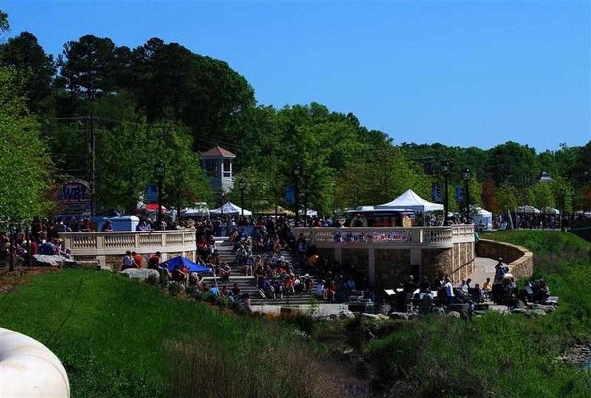 Festival in the Park’s Artist’s Walk.