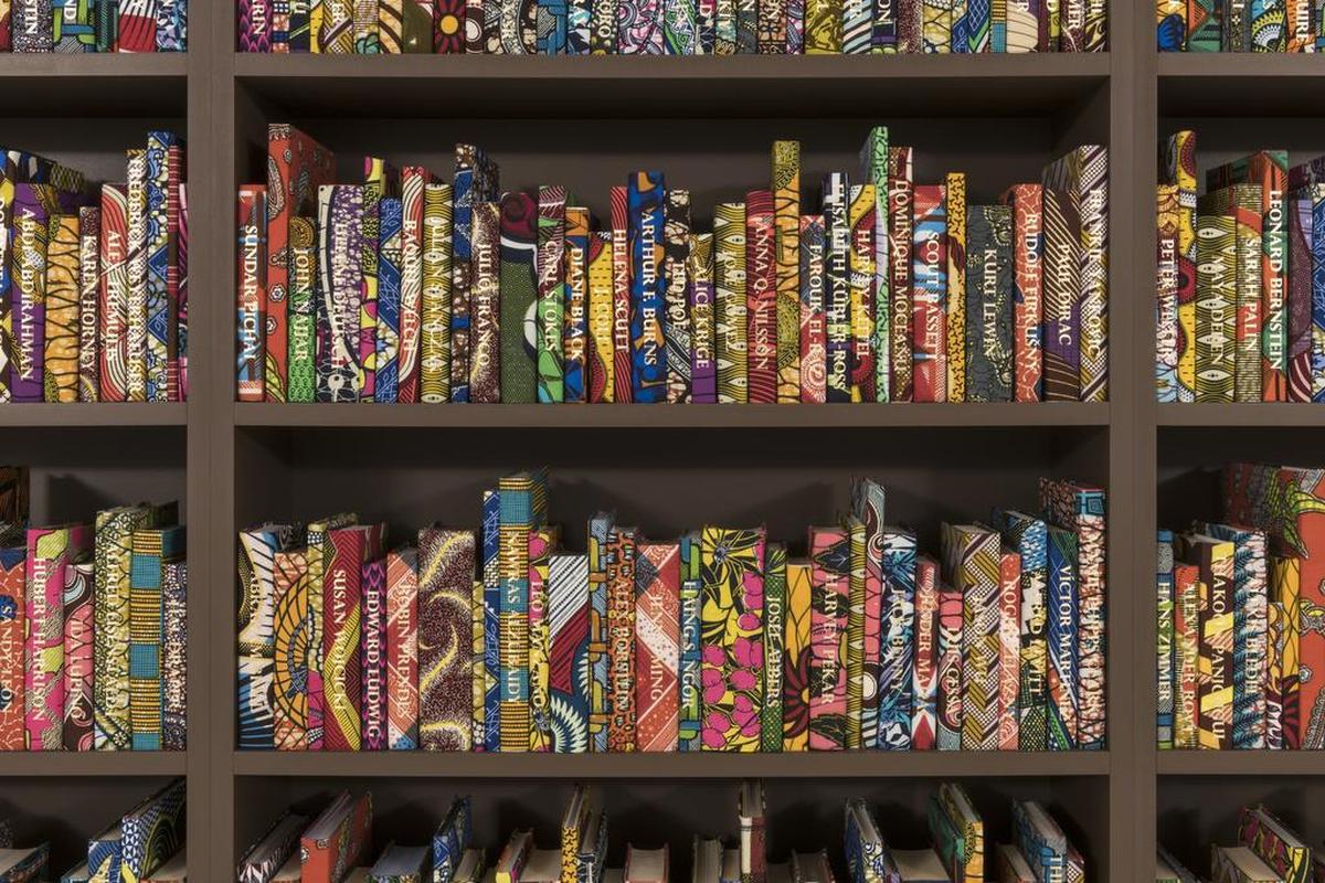 Yinka Shonibare’s “The American Library” will come to Davidson College.