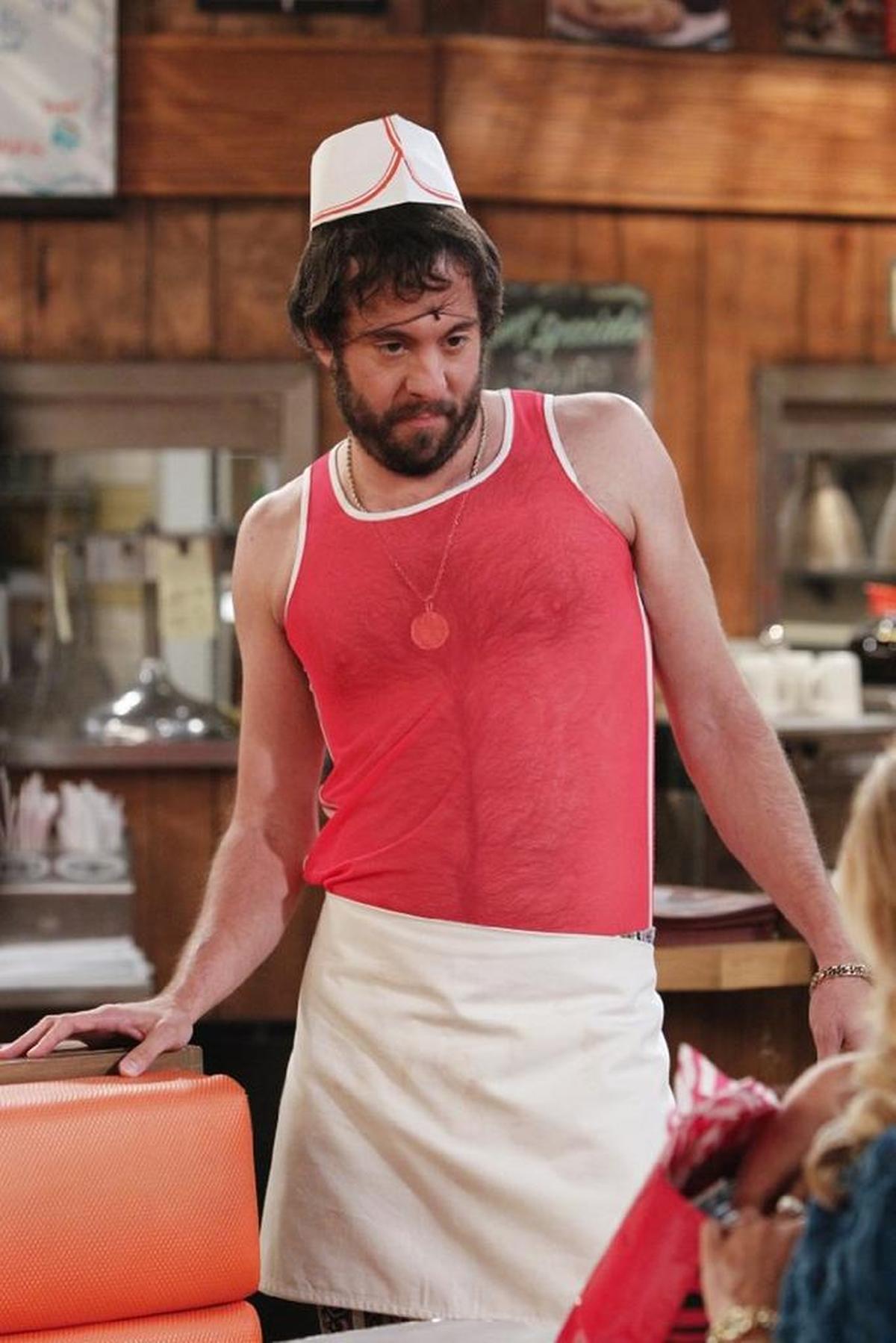 Jonathan Kite in “Two Broke Girls.”