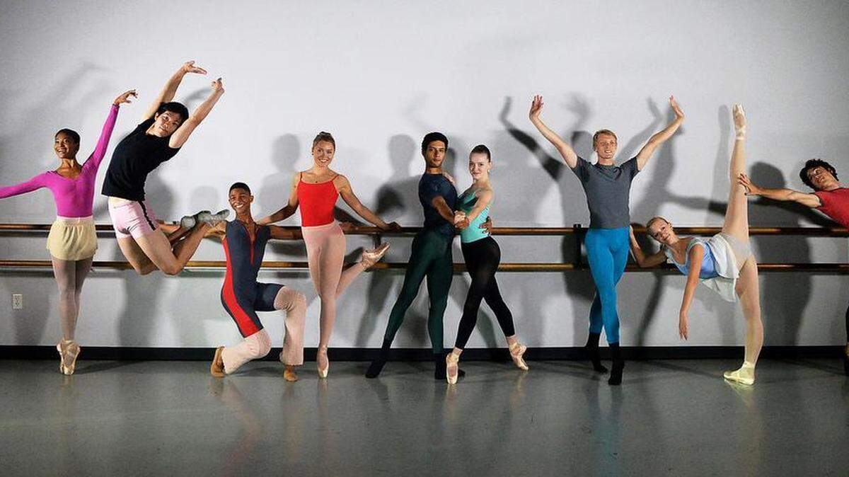 
Raven Barkley, Ryo Suzuki, Juwan Alston, Amelia Sturt-Dilley, Tendo Pereira Dos Santos, Sarah Lapointe, James Kopecky, Lauren Baznik and Amand Pulaj. the nine new members of the Charlotte Ballet. Nine new dancers, nearly half the company. Theme is "One body, many new faces." Dancers are left to right.
