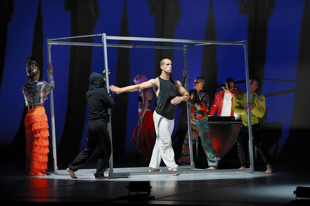 Bill T. Jones/Arnie Zane Company in “Analogy/Lance: Pretty aka the Escape Artist,” part of Jones's Analogy Trilogy.