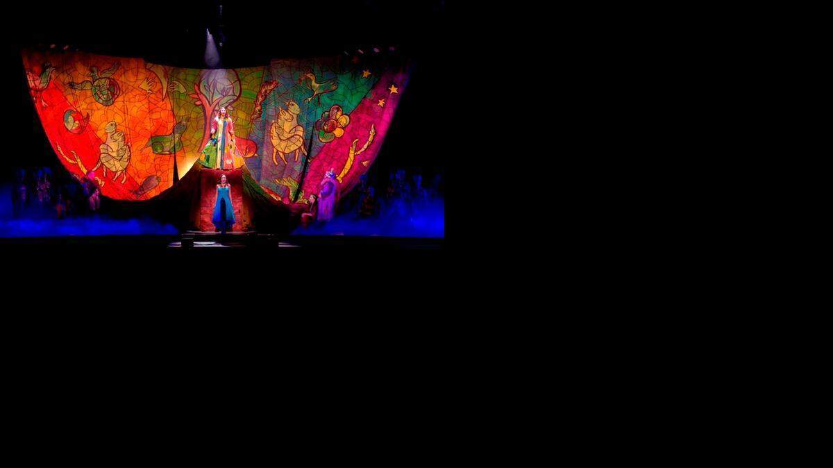 
Ace Young (as Joseph) and Diana DeGarmo (as the narrator) during the finale of Joseph & the Technicolor Dreamcoat (Credit: Daniel Brodie) 
