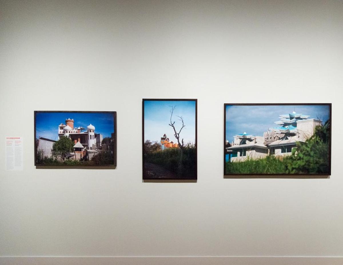 Guillermo Serrano’s “Casa blanca con cúpulas árabes” (far left), from the series “Padrotas, casas en pueblos de padrotes,” 2012.