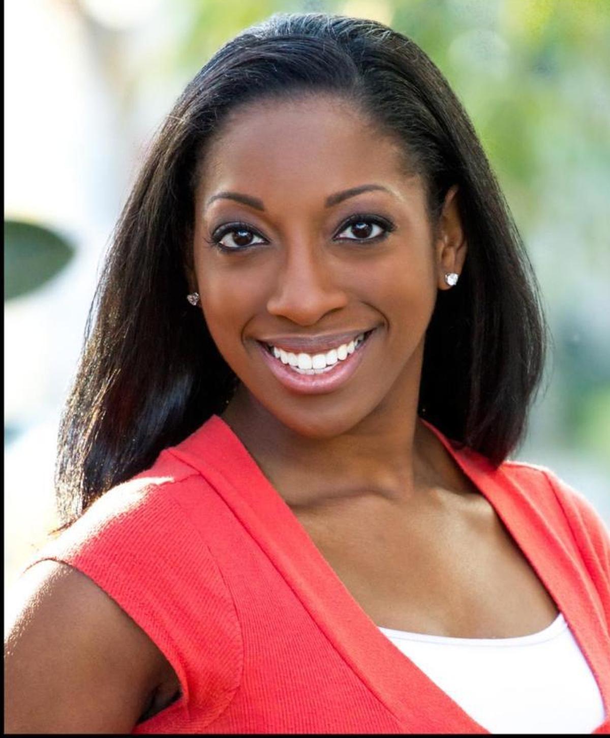 Janeta Jackson stars in “Lady Day at Emerson’s Bar and Grill.”  The Actor’s Theatre production runs through Feb. 8. 