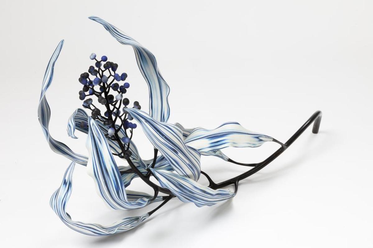 “Dutch Solomon,” 2015: porcelain, silica bronze, glass.