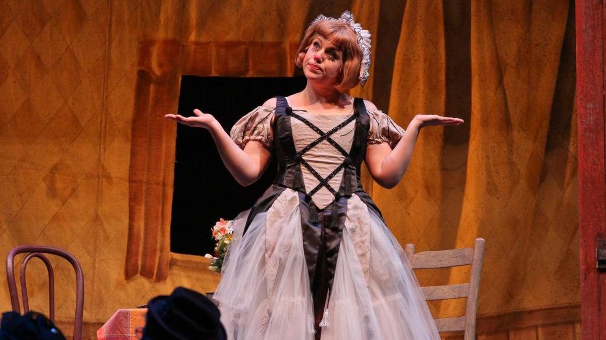 “Pagliacci”: Nedda (Elizabeth Caballero) plays Colombina in the play-within-a-play.