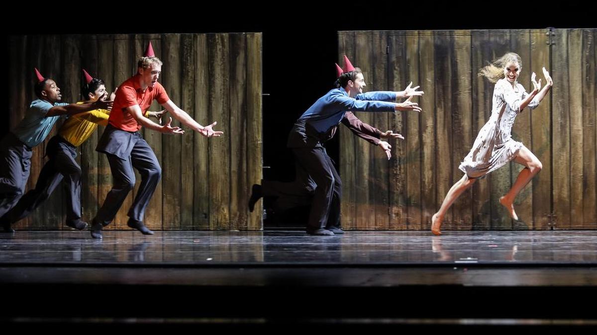 “Walking Mad” returns to Charlotte Ballet.
