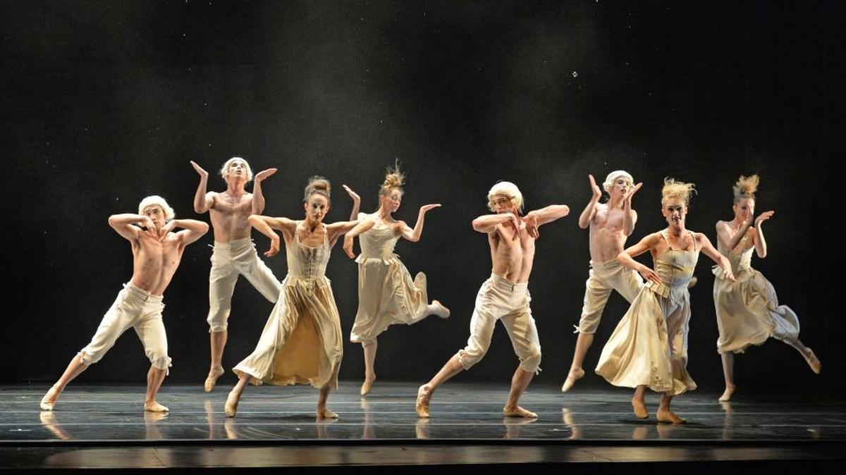 Jiri Kylian’s “Sechs Tanze.”