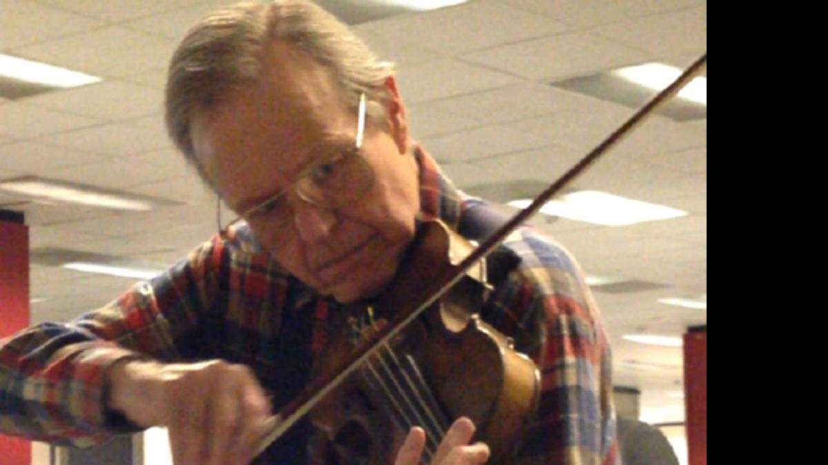 
Who wouldn’t love an up-close performance from Bob Ennis?
