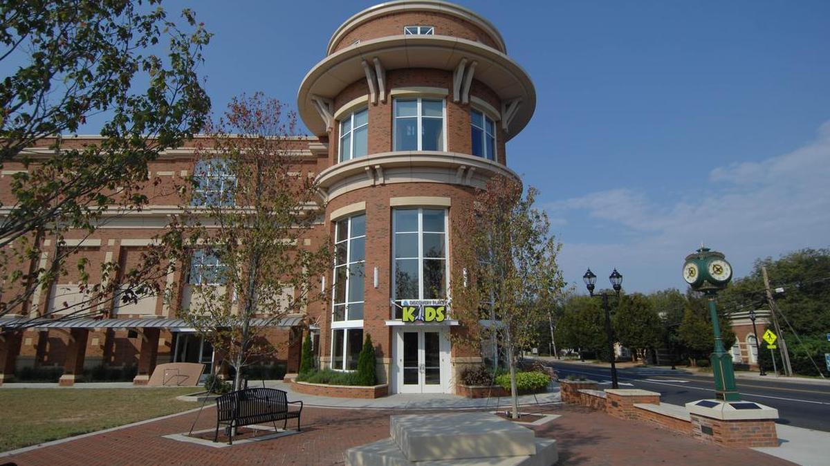 
Sensory ConnectionsDiscovery Place KIDS, 105 Gilead Road, HuntersvilleTuesday, 11 a.m. and 2 p.m.: On Tuesdays and Thursdays this month, use your eyes, nose and fingers to make a mess. Admission $10, huntersville.discoveryplacekids.org.

