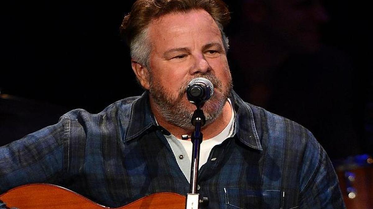 
Tuesday, 8 p.m. The acclaimed Texan songwriter goes acoustic Americana with his latest album, “Happy Prisoner: The Bluegrass Sessions.” Tickets $28-$30. www.neighborhood theatre.com.
